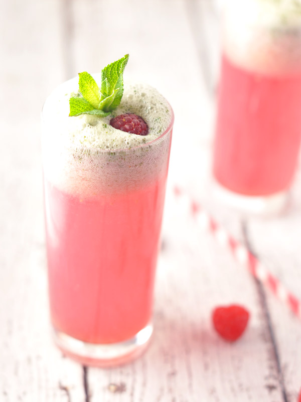 raspberry-mint-ginger-cocktail