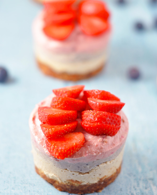 raw-vegan-berry-cheesecake